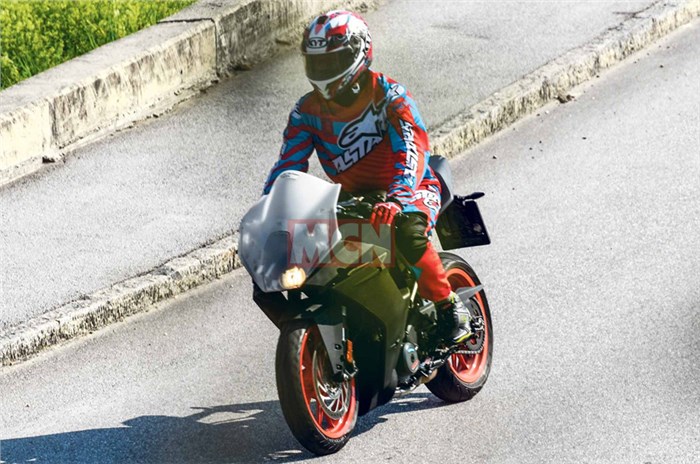 2019 KTM RC 390 spotted testing